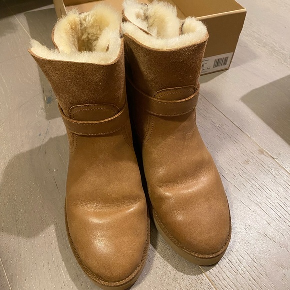 UGG ROMELY BUCKLE LEATHER SUEDE/ SHEEPSKIN BOOTS, WOMEN US 7.5 chestnut - Picture 2 of 6